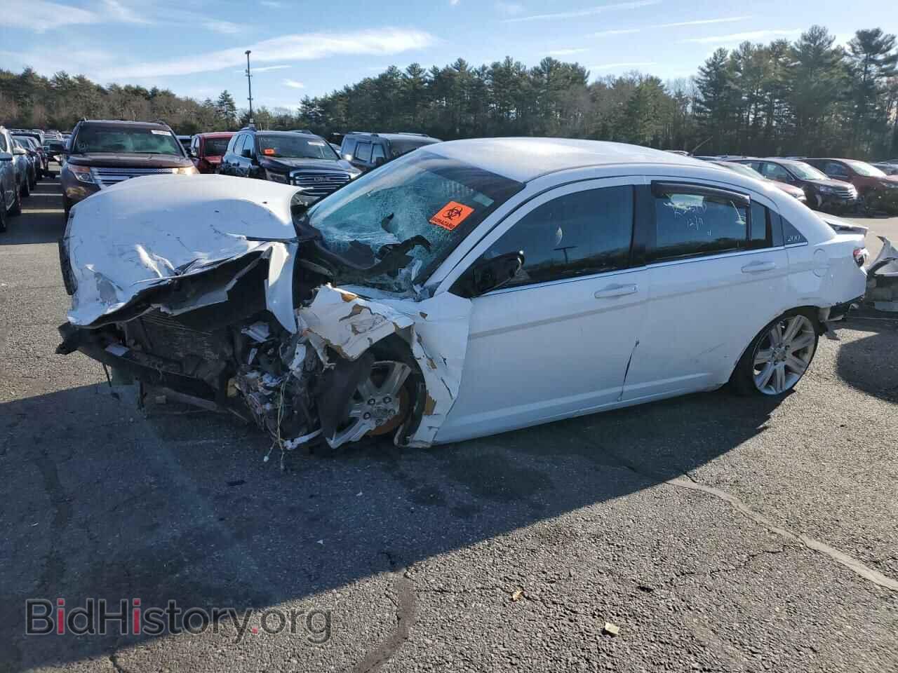 Photo 1C3BC1FB1BN570338 - CHRYSLER 200 2011