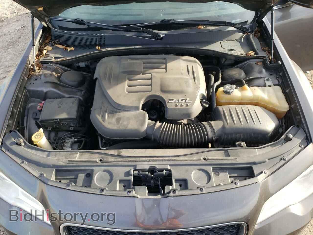 2016 CHRYSLER 300 - VIN: 2C3CCAAGXGH164260 - Фото 11