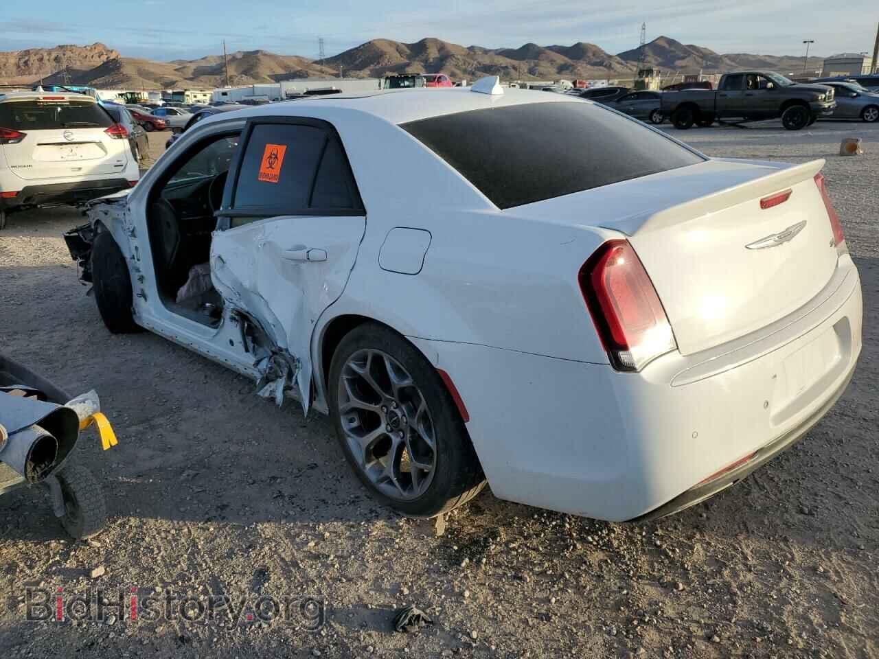 2018 CHRYSLER 300 - VIN: 2C3CCABG1JH244536 - Фото 2