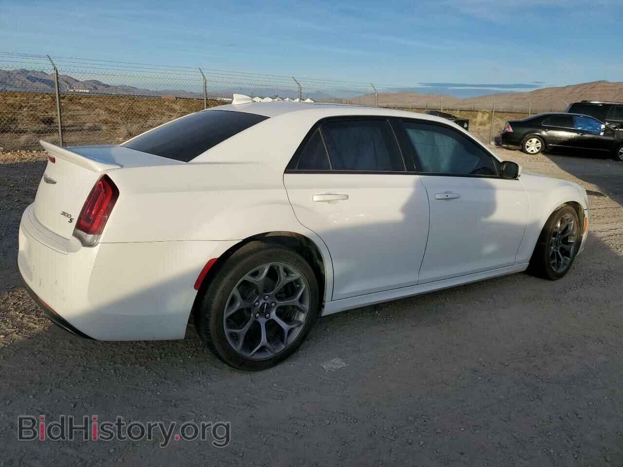 2018 CHRYSLER 300 - VIN: 2C3CCABG1JH244536 - Фото 3