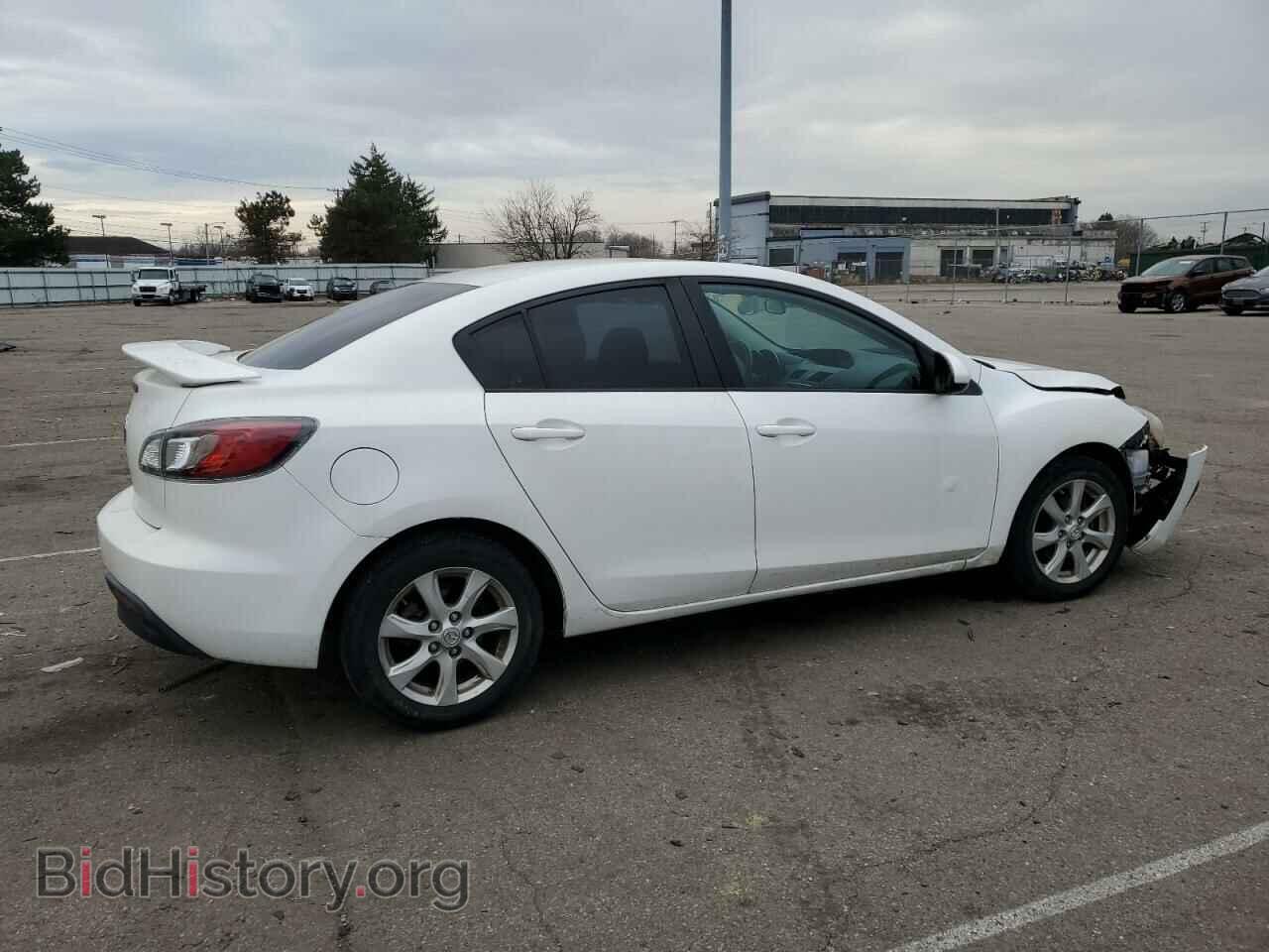 2011 MAZDA 3 - VIN: JM1BL1VF8B1389034 - Фото 3