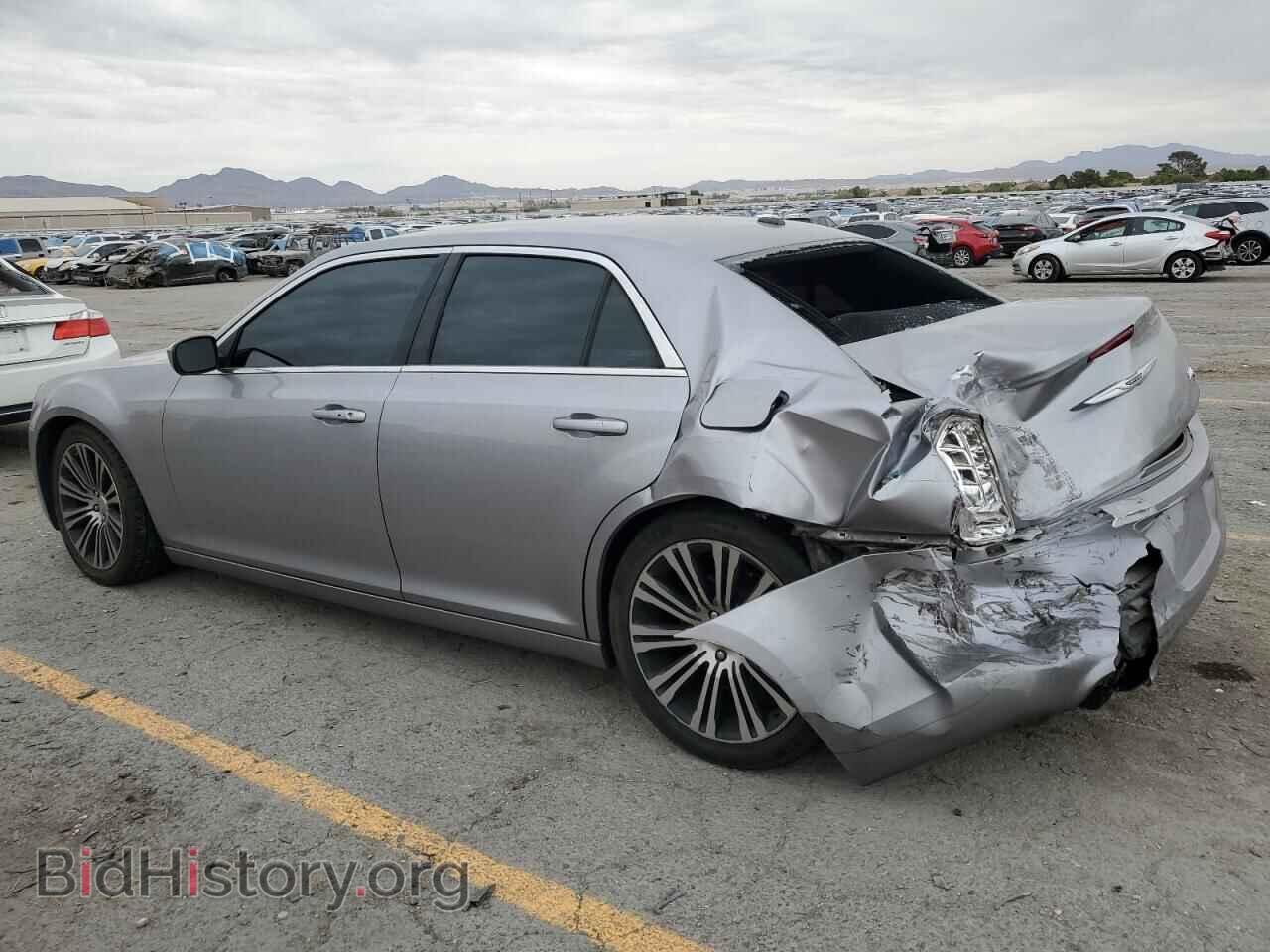 2013 CHRYSLER 300 - VIN: 2C3CCABG6DH576802 - Фото 2