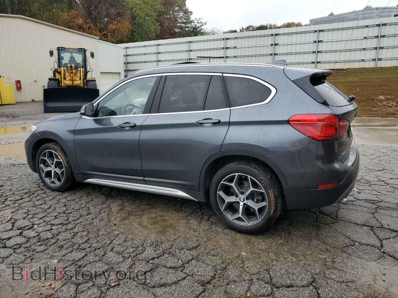 2018 BMW X1 - VIN: WBXHU7C30J3F04477 - Фото 2