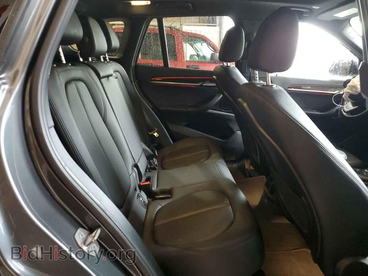 2018 BMW X1 - VIN: WBXHU7C30J3F04477 - Фото 11