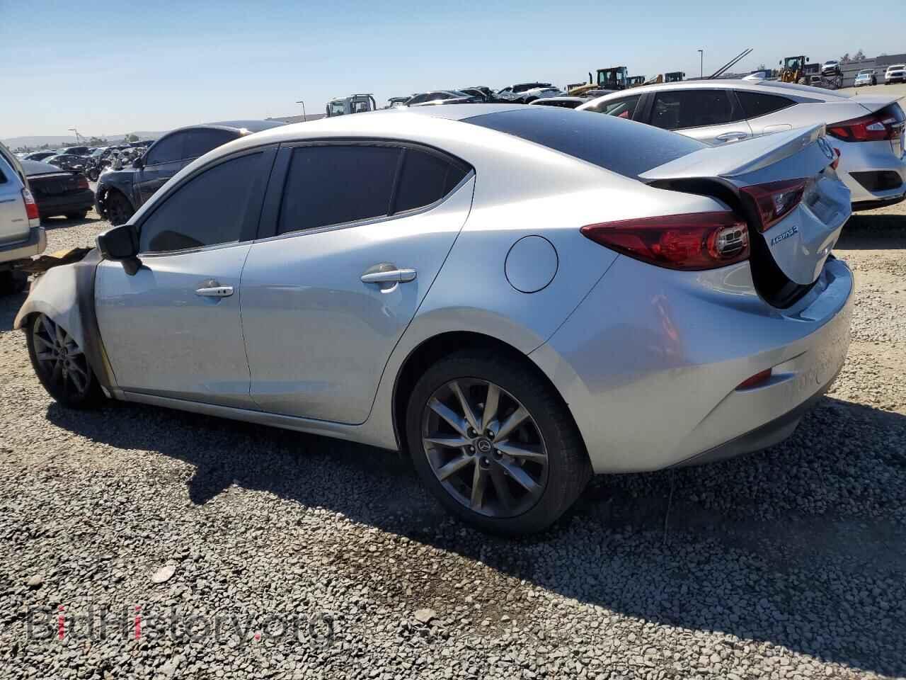 2018 MAZDA 3 - VIN: 3MZBN1V32JM197882 - Фото 2