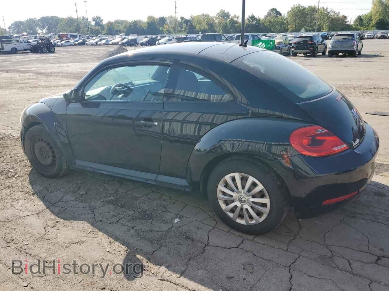 2013 VOLKSWAGEN BEETLE - VIN: 3VWFP7ATXDM644600 - Фото 2