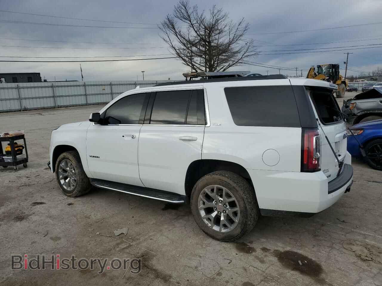 2017 GMC YUKON - VIN: 1GKS2AKC8HR168190 - Photo 2