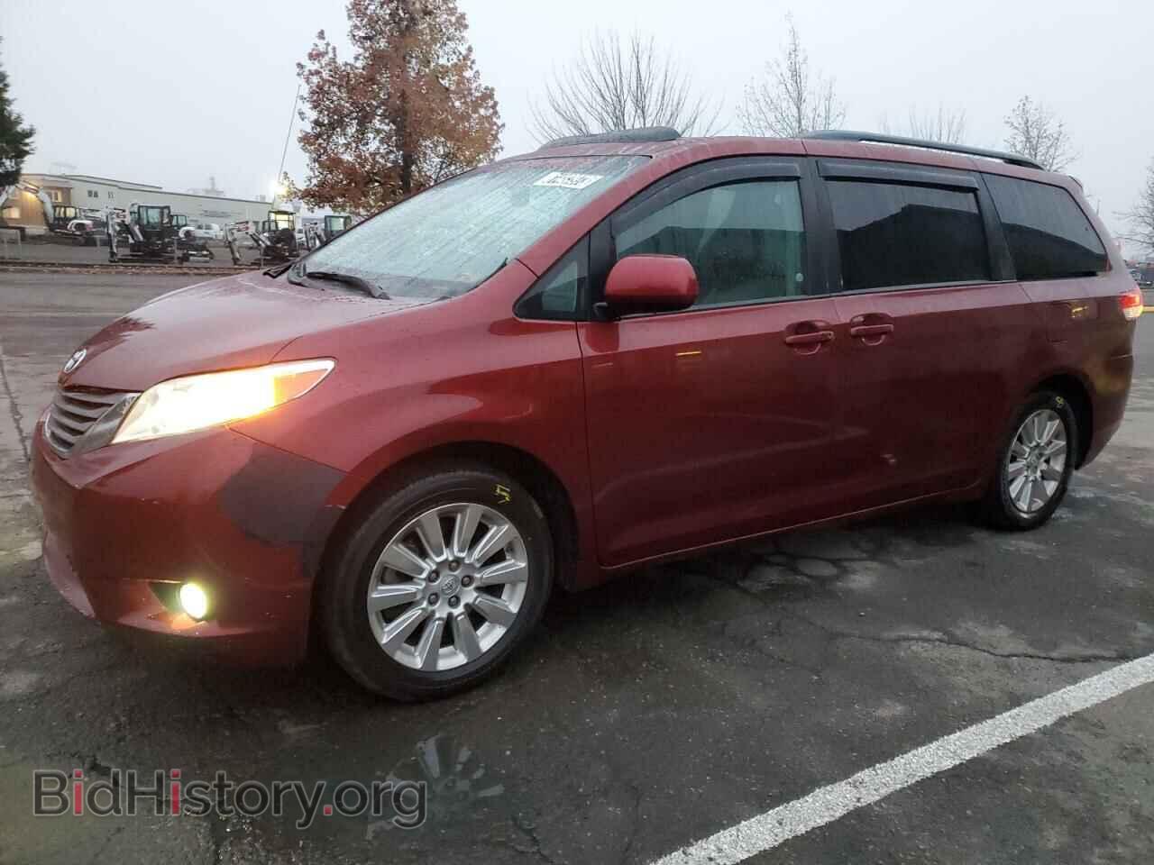 Photo 5TDDK3DC2BS011700 - TOYOTA All Models 2011