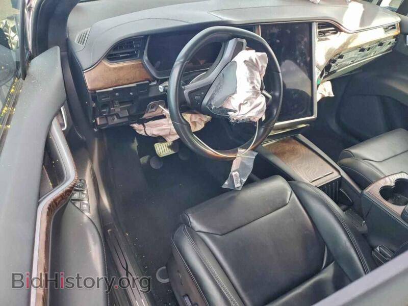 2018 Tesla MODEL X (VIN 5YJXCBE21JF130061) — photo 8 of 15