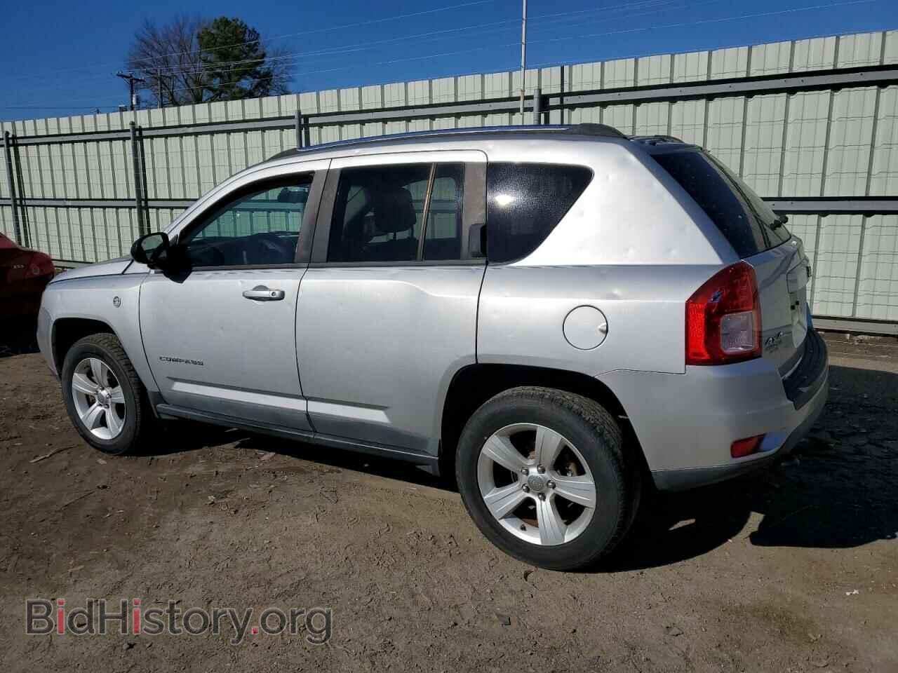 2011 JEEP COMPASS - VIN: 1J4NF1FBXBD248457 - Photo 2