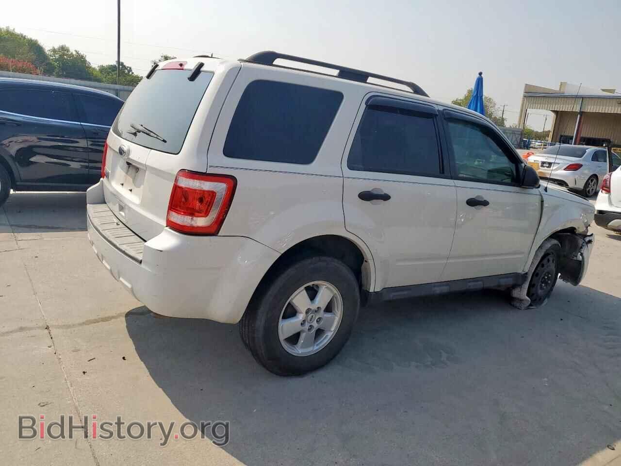 2011 FORD ESCAPE - VIN: 1FMCU9D73BKB19970 - Фото 3