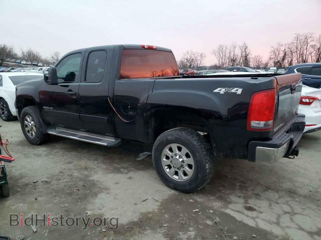 2011 GMC SIERRA - VIN: 1GT221C84BZ236174 - Фото 2