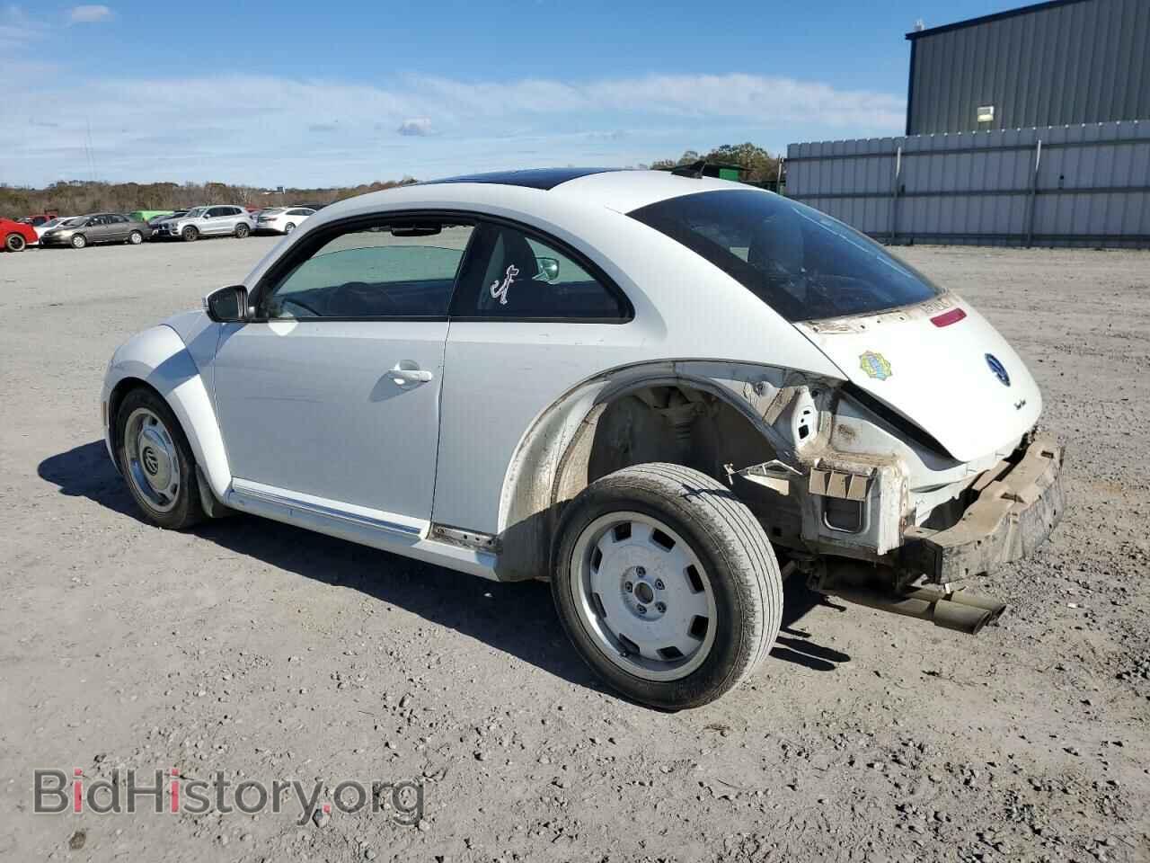2018 VOLKSWAGEN BEETLE - VIN: 3VWFD7AT1JM706566 - Фото 2