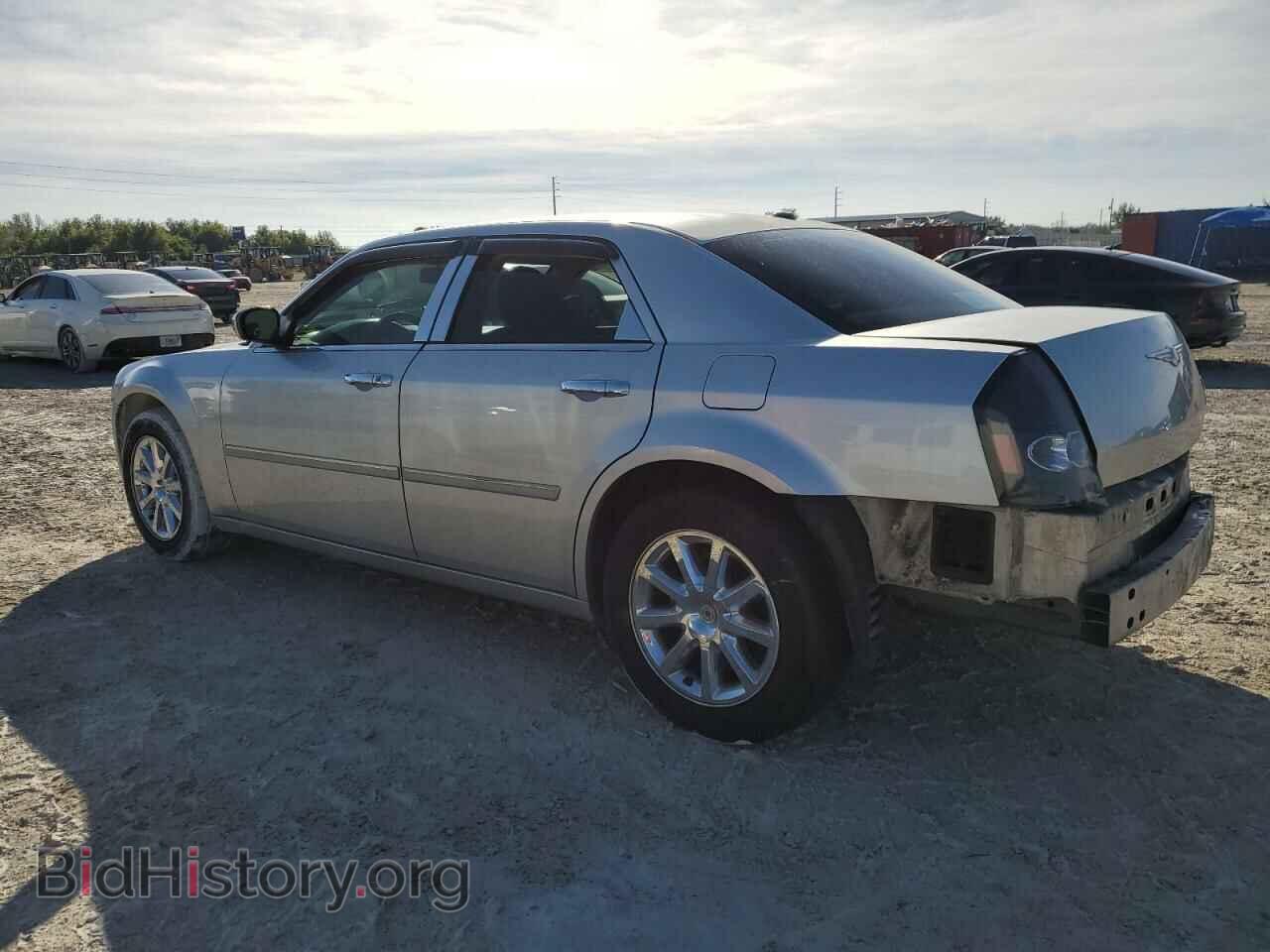 2007 CHRYSLER 300 - VIN: 2C3KA53G07H896063 - Фото 2