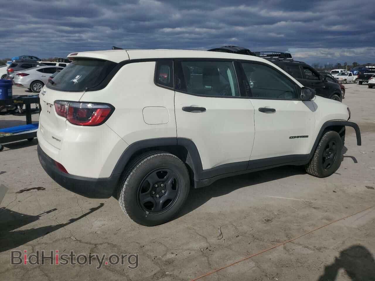2018 JEEP COMPASS - VIN: 3C4NJCAB0JT123404 - Фото 3