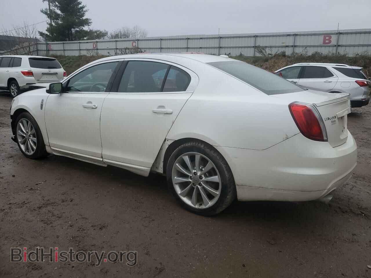 2011 LINCOLN MKS - VIN: 1LNHL9FT5BG610255 - Photo 2