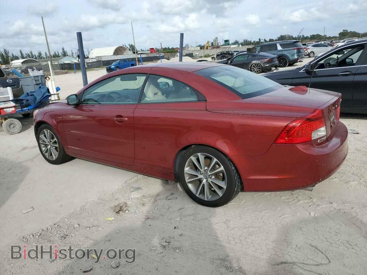 2011 VOLVO C70 - VIN: YV1672MC8BJ115572 - Фото 2