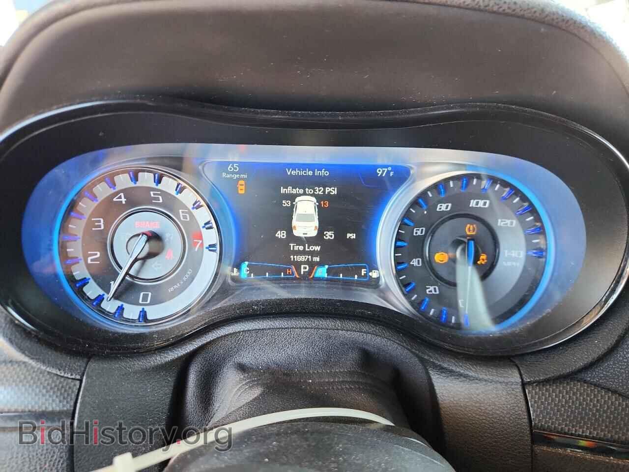 2016 CHRYSLER 300 - VIN: 2C3CCABG4GH182235 - Фото 9