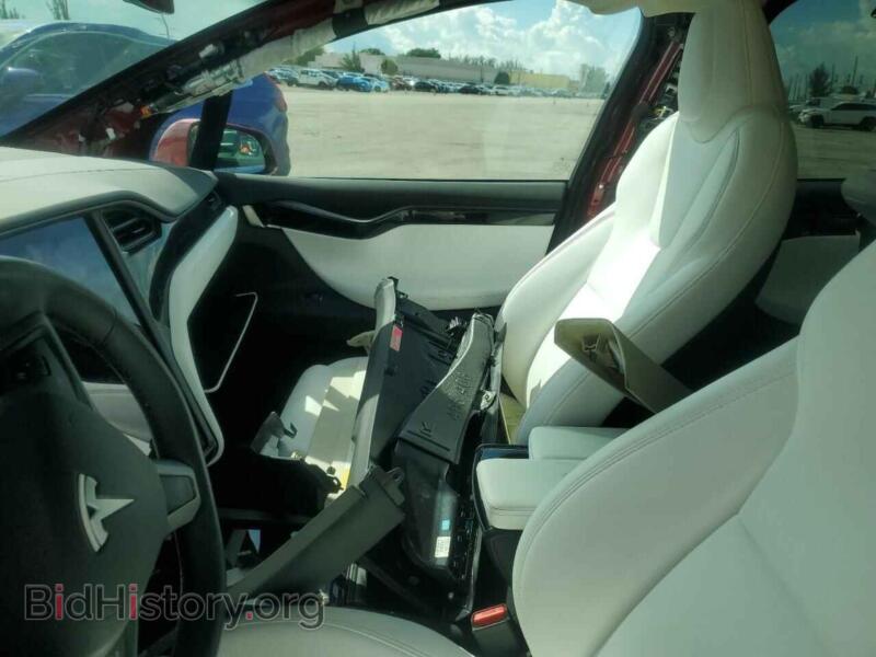 2020 Tesla MODEL X (VIN 5YJXCDE28LF303461) — фото 7 из 12