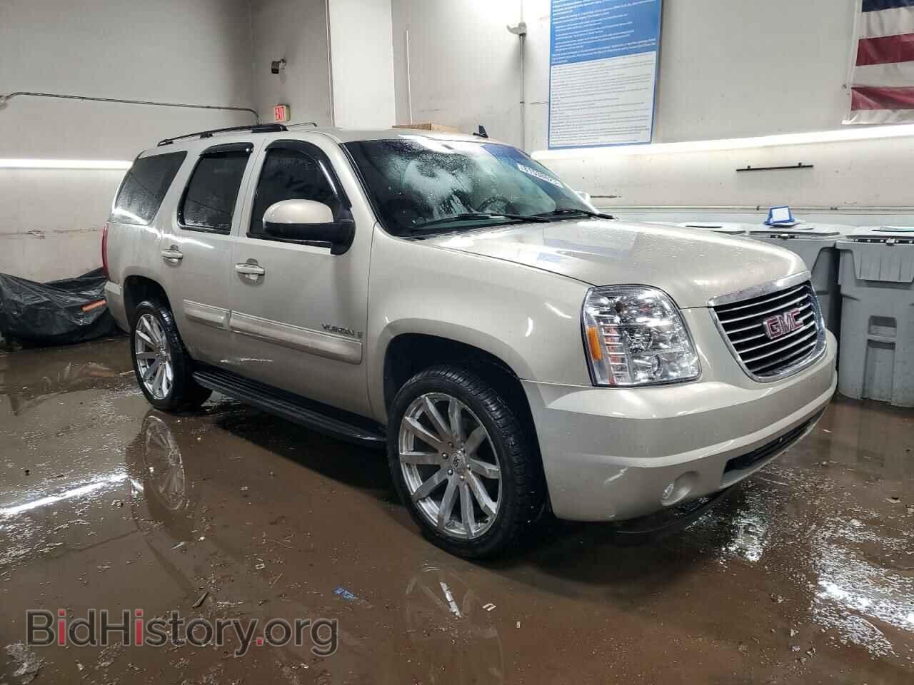 2007 GMC YUKON - VIN: 1GKFC13047J136398 - Photo 4