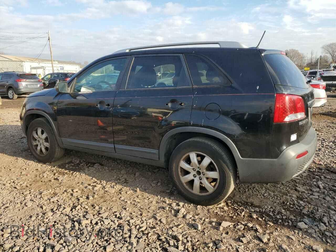 2011 KIA SORENTO - VIN: 5XYKT3A11BG099479 - Фото 2