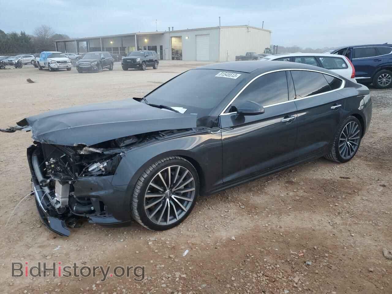 Photo WAUBNCF51KA044484 - AUDI A5 2019