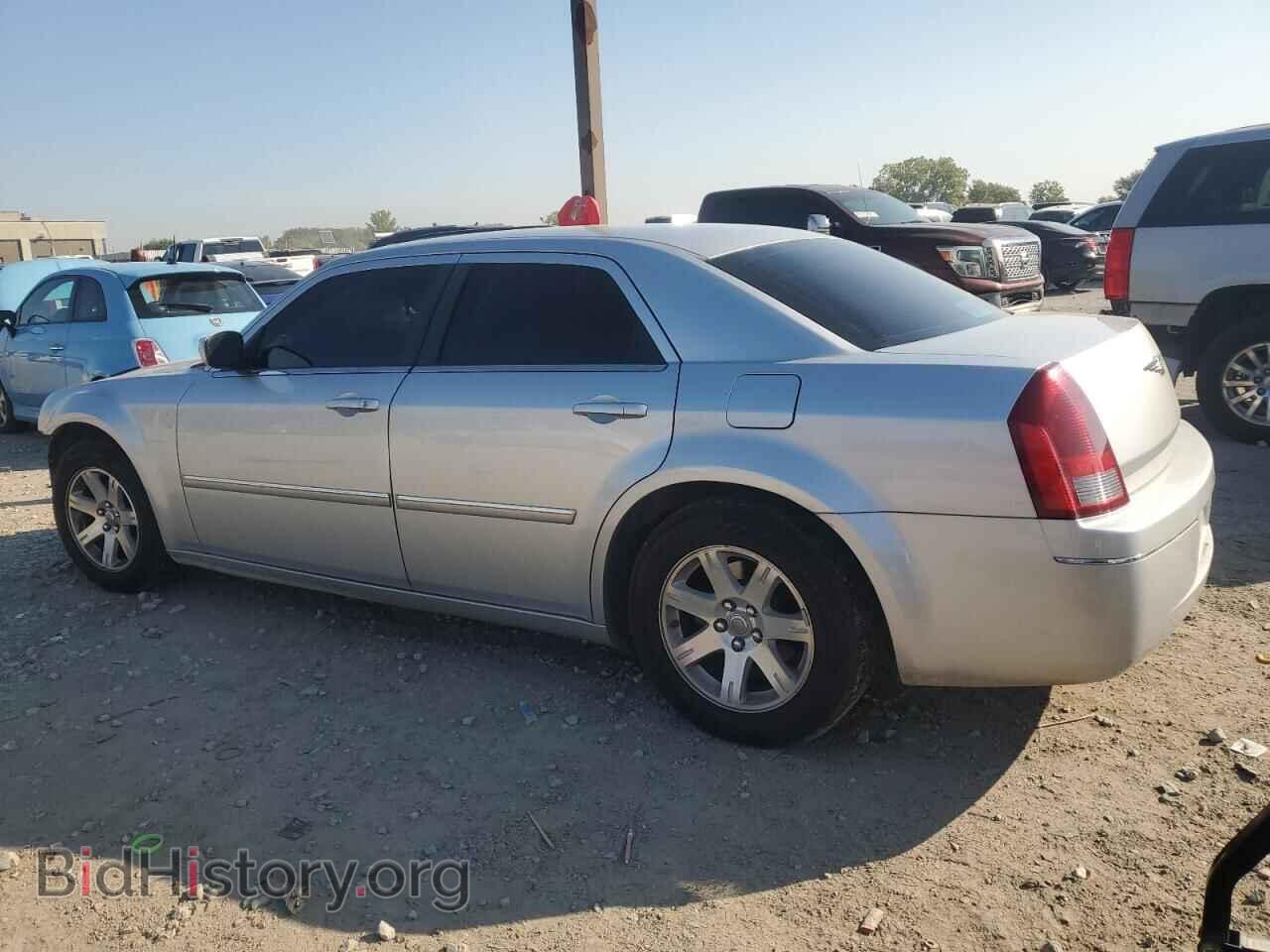 2007 CHRYSLER 300 - VIN: 2C3KA53G37H647854 - Фото 2