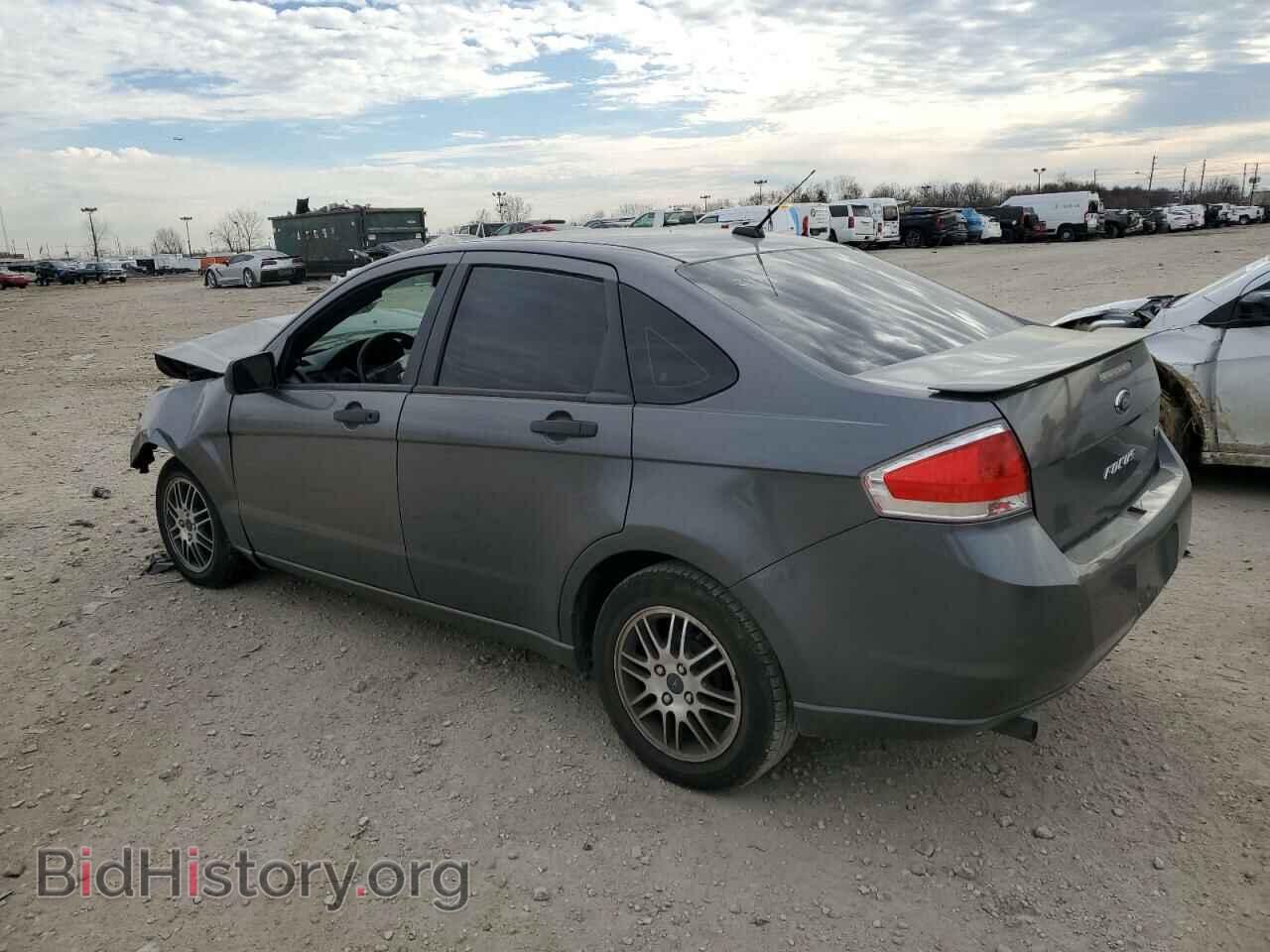 2011 FORD FOCUS - VIN: 1FAHP3FN4BW123647 - Фото 2
