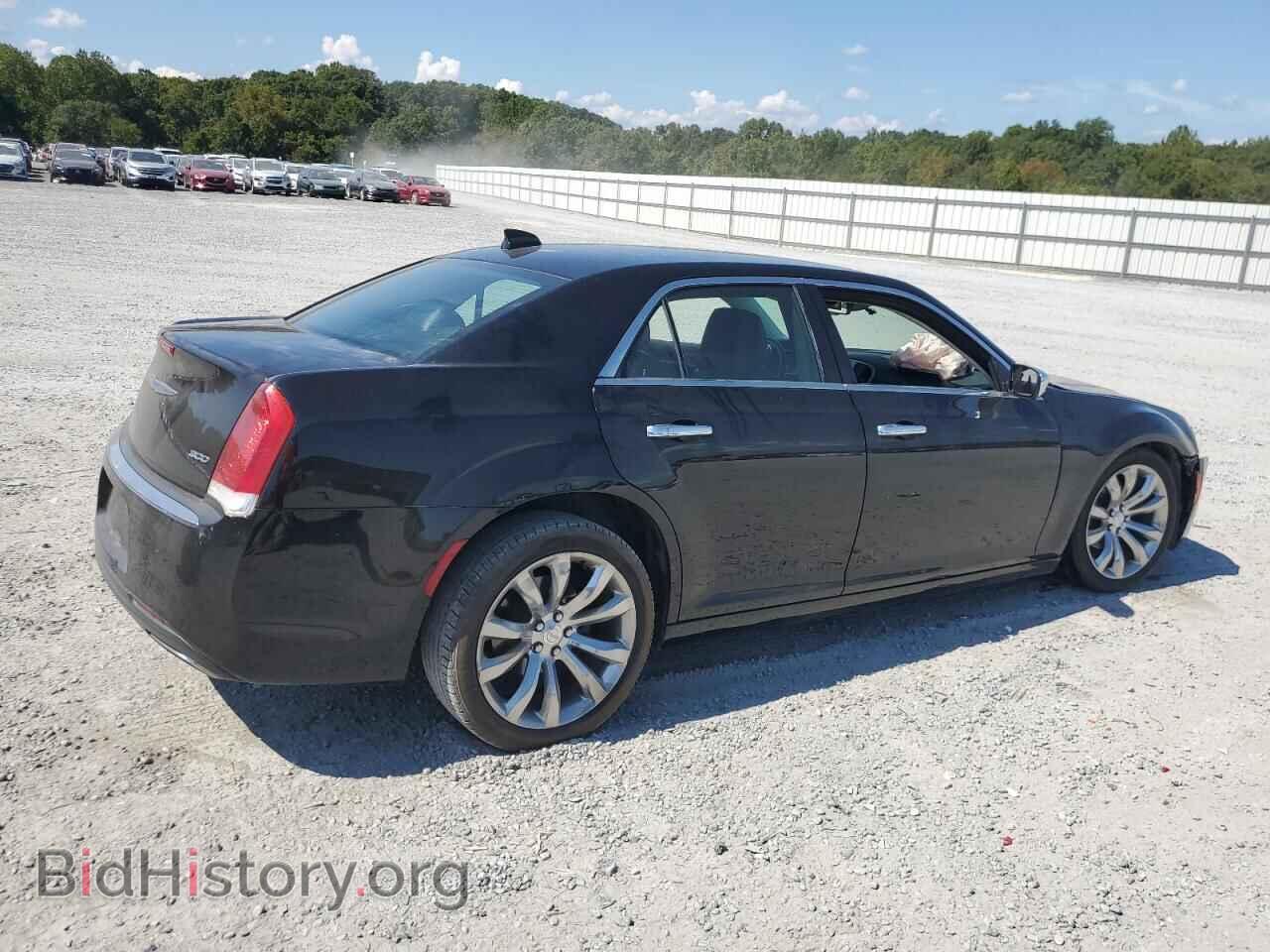 2019 CHRYSLER 300 - VIN: 2C3CCAEG2KH536256 - Фото 3