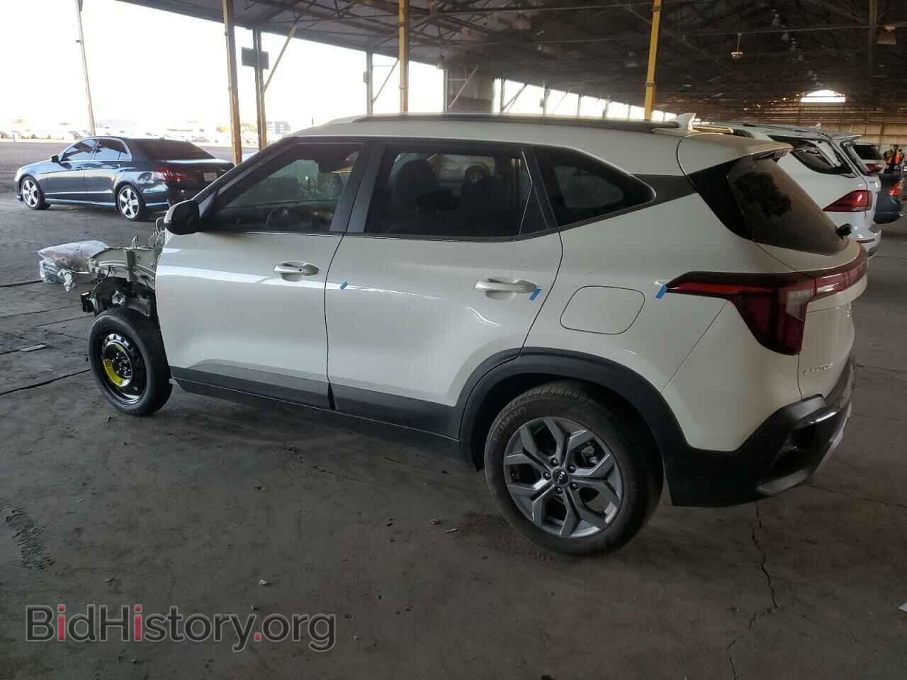 2024 KIA SELTOS - VIN: KNDEU2AAXR7640363 - Фото 2