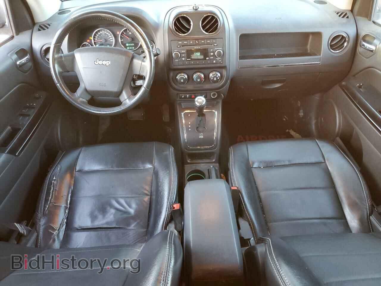 2010 JEEP COMPASS - VIN: 1J4NF5FB2AD550573 - Фото 8