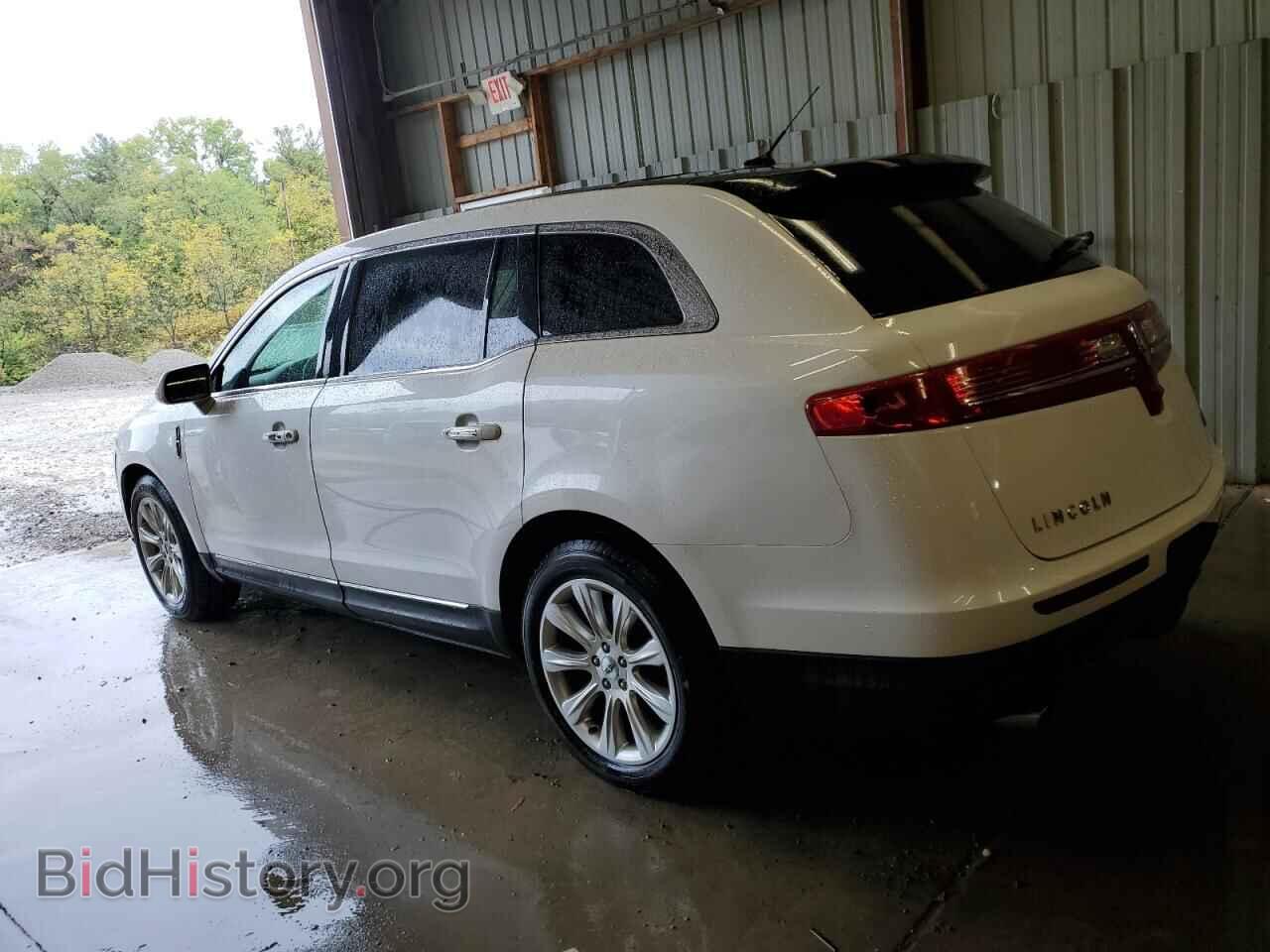 2018 LINCOLN MKT - VIN: 2LMHJ5AT2JBL02489 - Фото 2