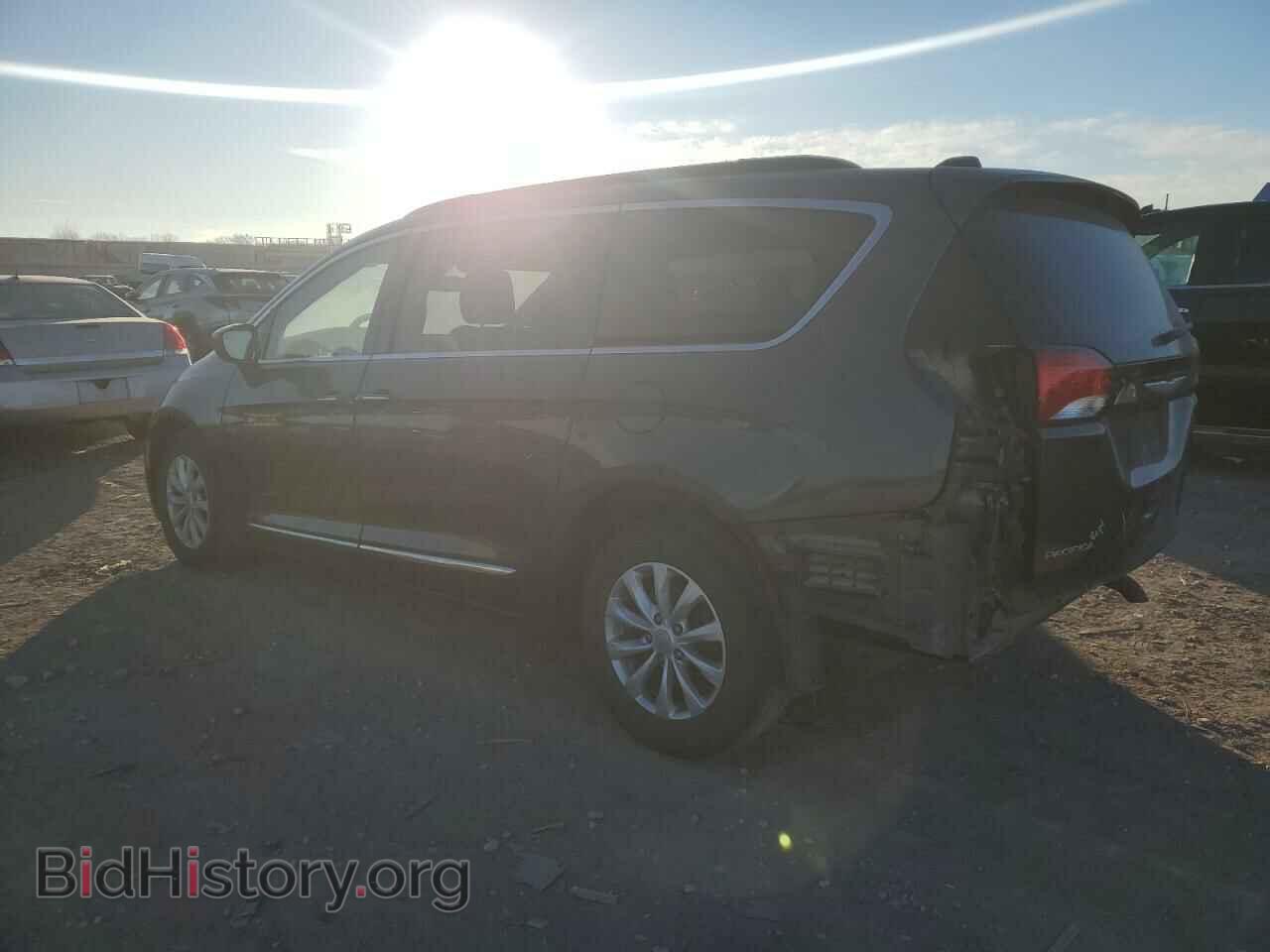 2017 CHRYSLER PACIFICA - VIN: 2C4RC1BG8HR832833 - Photo 2