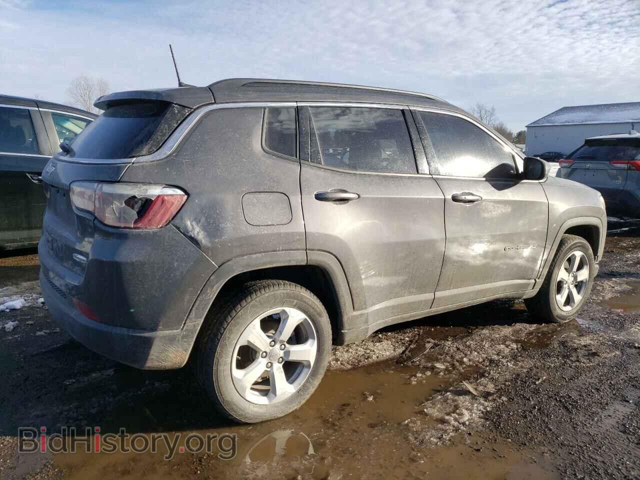 2019 JEEP COMPASS - VIN: 3C4NJDBBXKT645933 - Фото 3