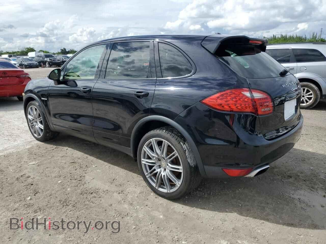 2011 PORSCHE CAYENNE - VIN: WP1AE2A29BLA92548 - Фото 2