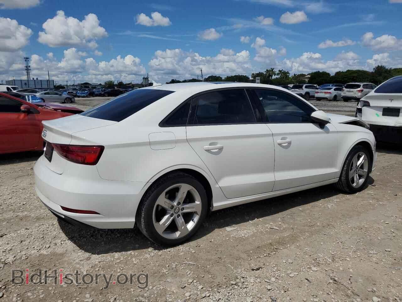 2017 AUDI A3 - VIN: WAUAUGFF2H1050334 - Фото 3