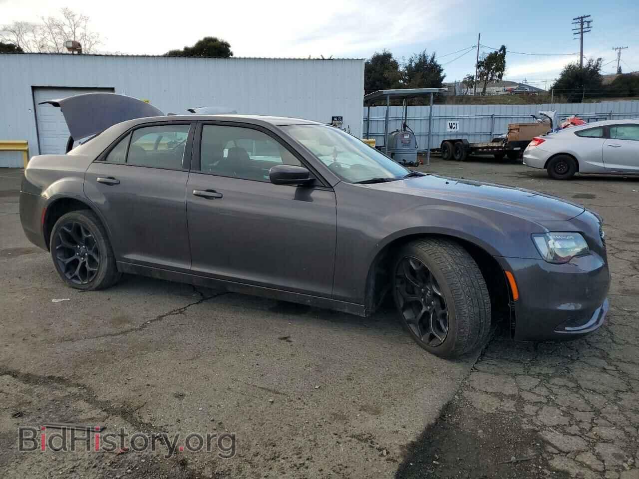 2019 CHRYSLER 300 - VIN: 2C3CCAAG9KH740655 - Фото 4