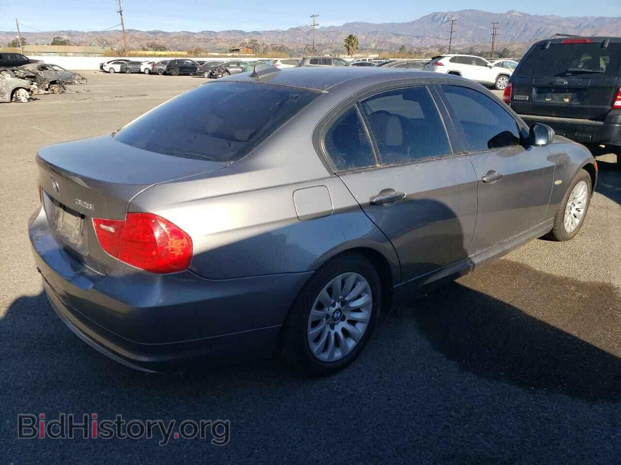 2009 BMW 3 SERIES - VIN: WBAPH57569NL76849 - Фото 3