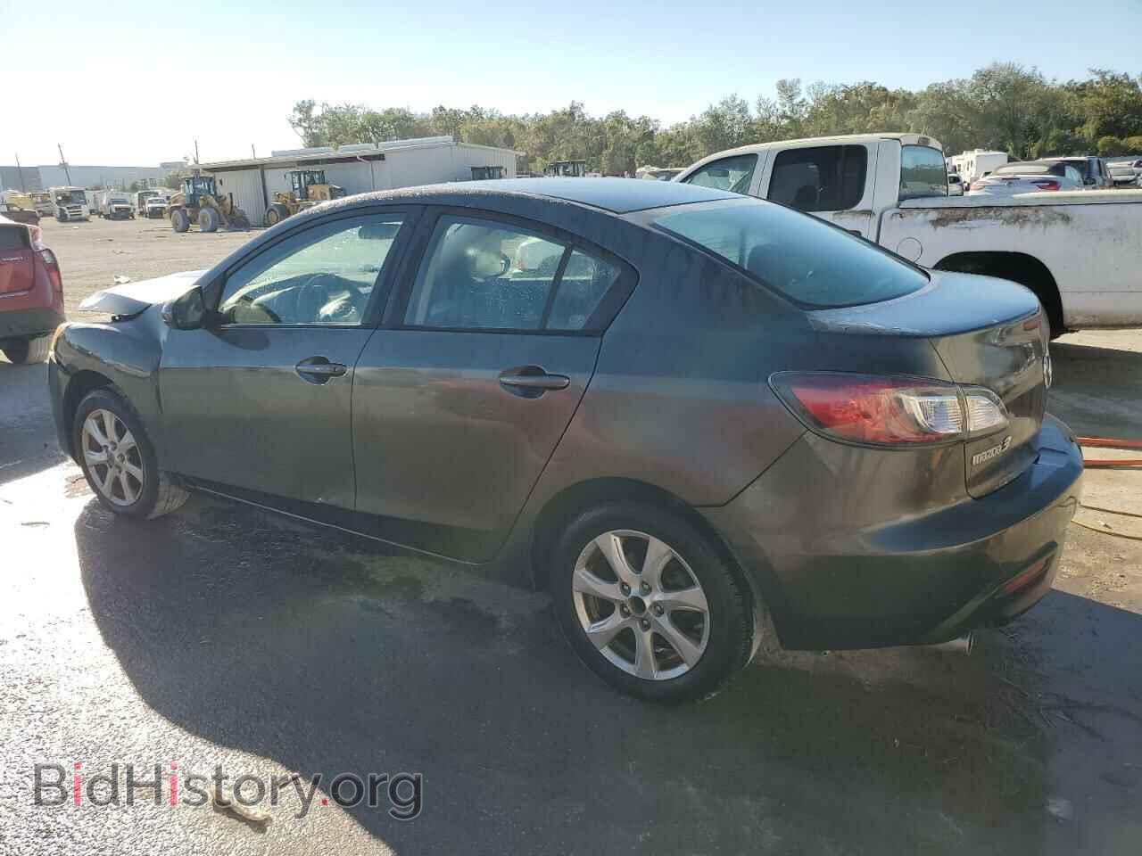 2011 MAZDA 3 - VIN: JM1BL1VF8B1459499 - Фото 2