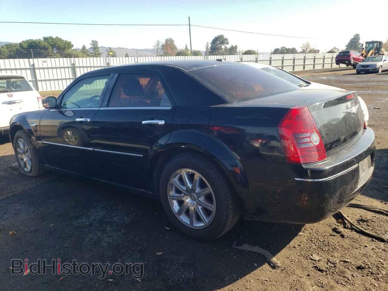 2010 CHRYSLER 300 - VIN: 2C3CA5CV3AH211385 - Фото 2