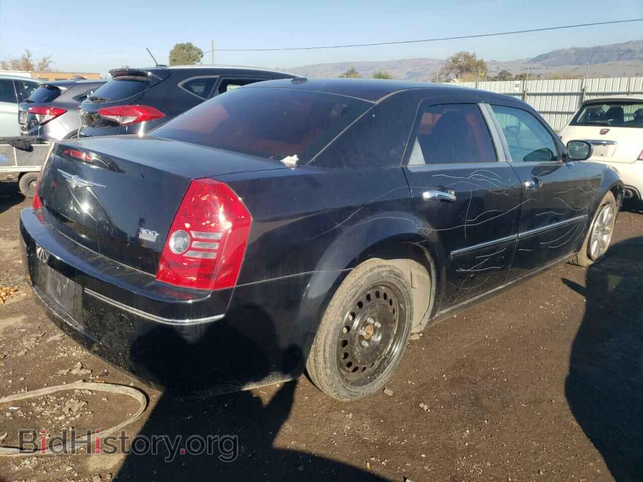 2010 CHRYSLER 300 - VIN: 2C3CA5CV3AH211385 - Фото 3