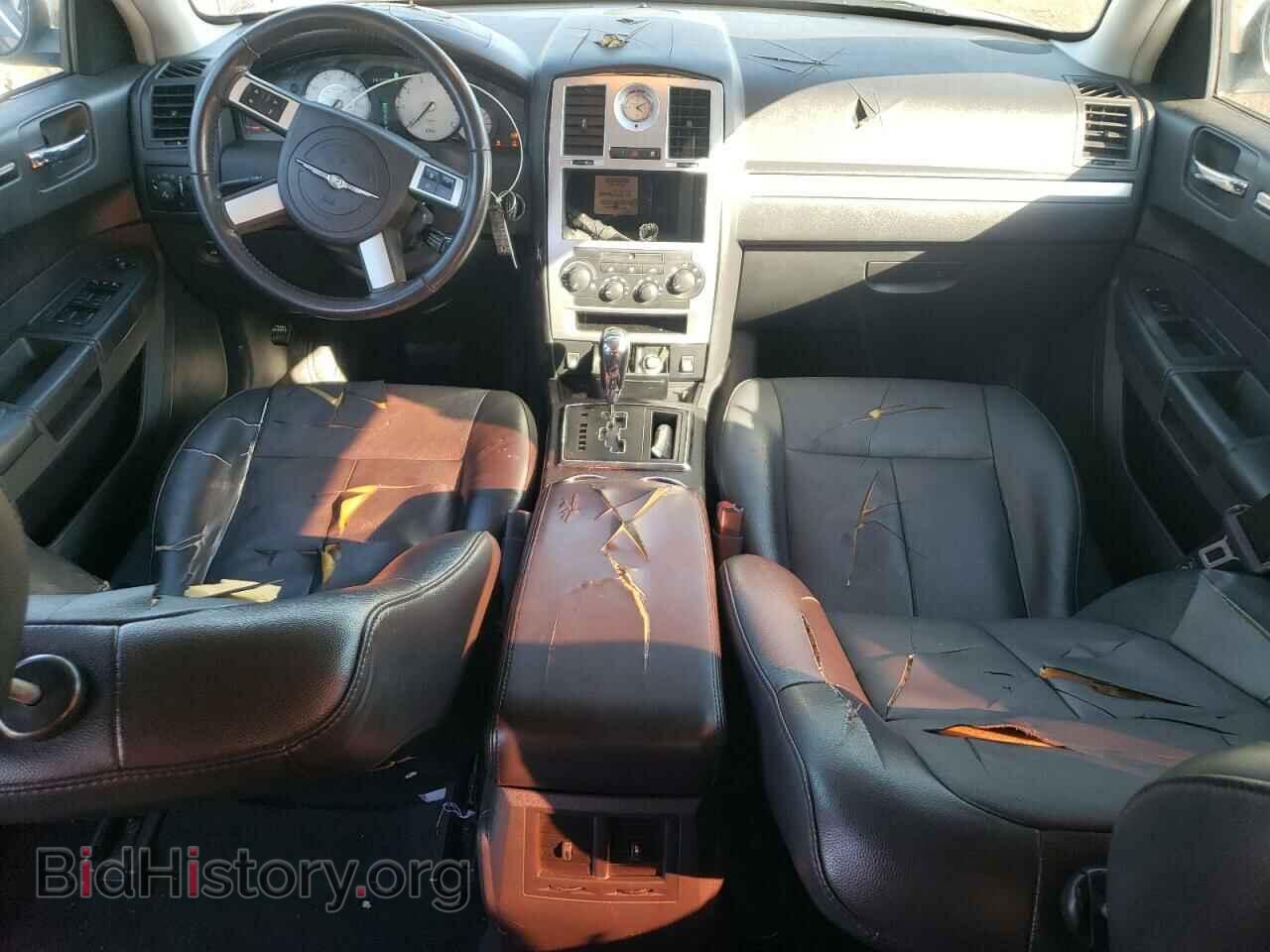 2010 CHRYSLER 300 - VIN: 2C3CA5CV3AH211385 - Фото 8