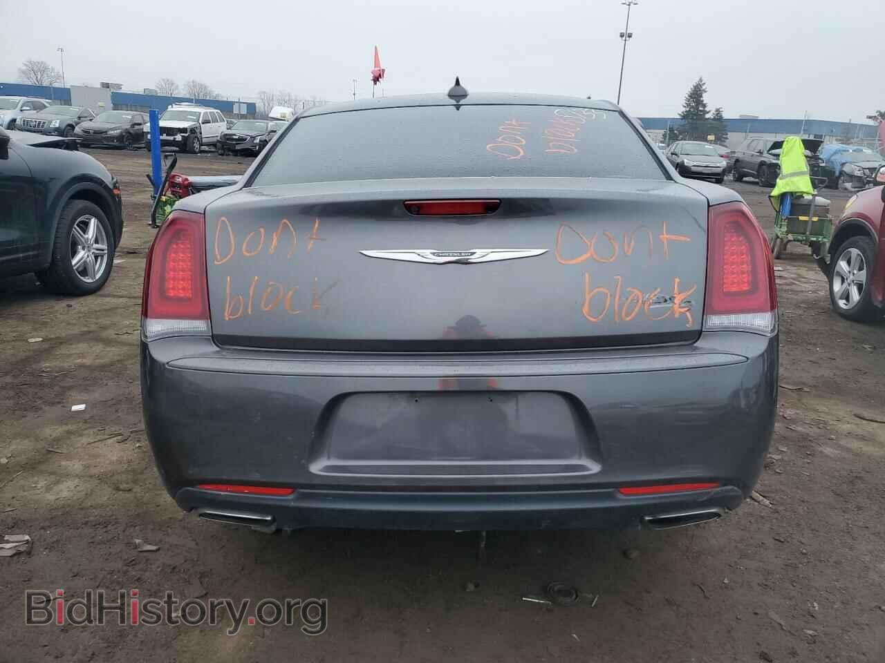 2019 CHRYSLER 300 - VIN: 2C3CCABG7KH618133 - Фото 6