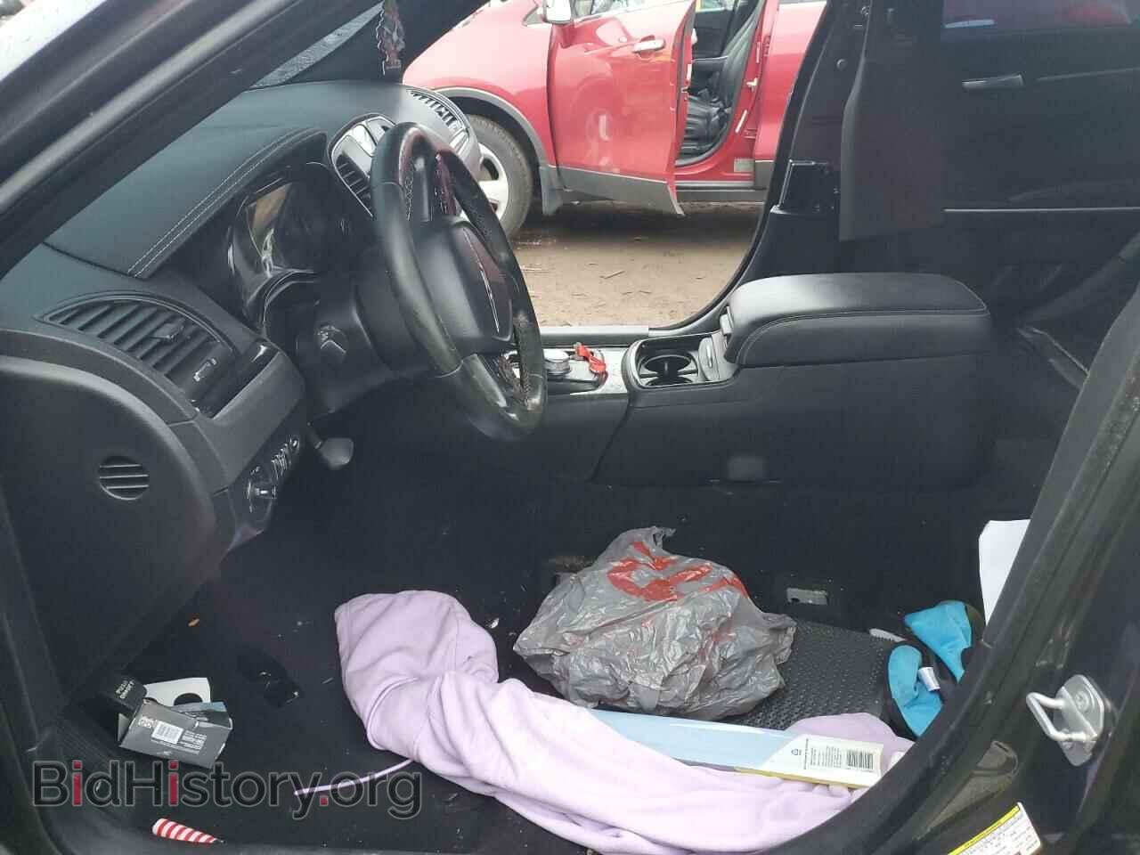2019 CHRYSLER 300 - VIN: 2C3CCABG7KH618133 - Фото 7