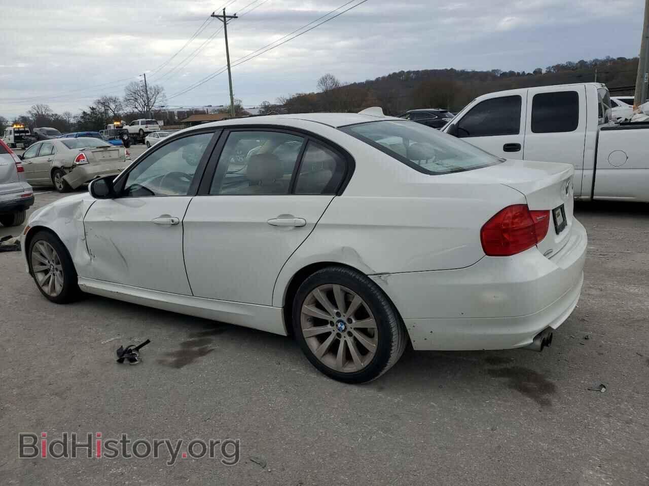 2011 BMW 3 SERIES - VIN: WBAPH7C57BE677749 - Фото 2