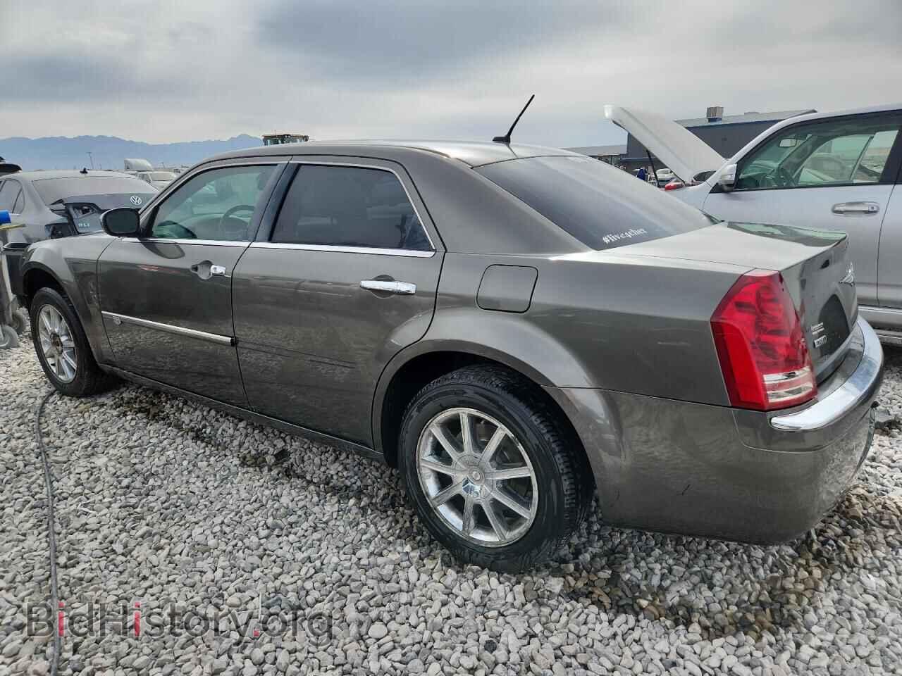 2008 CHRYSLER 300 - VIN: 2C3KK63H08H281168 - Фото 2