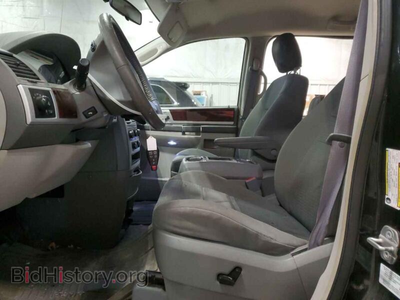 2010 Chrysler MINIVAN (VIN 2A4RR5D10AR105586) — photo 7 of 13