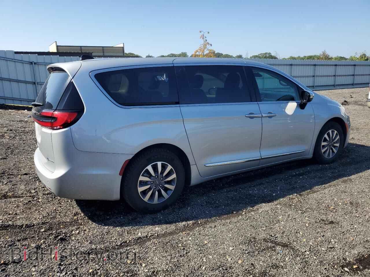 2023 CHRYSLER PACIFICA - VIN: 2C4RC1S73PR592377 - Фото 3
