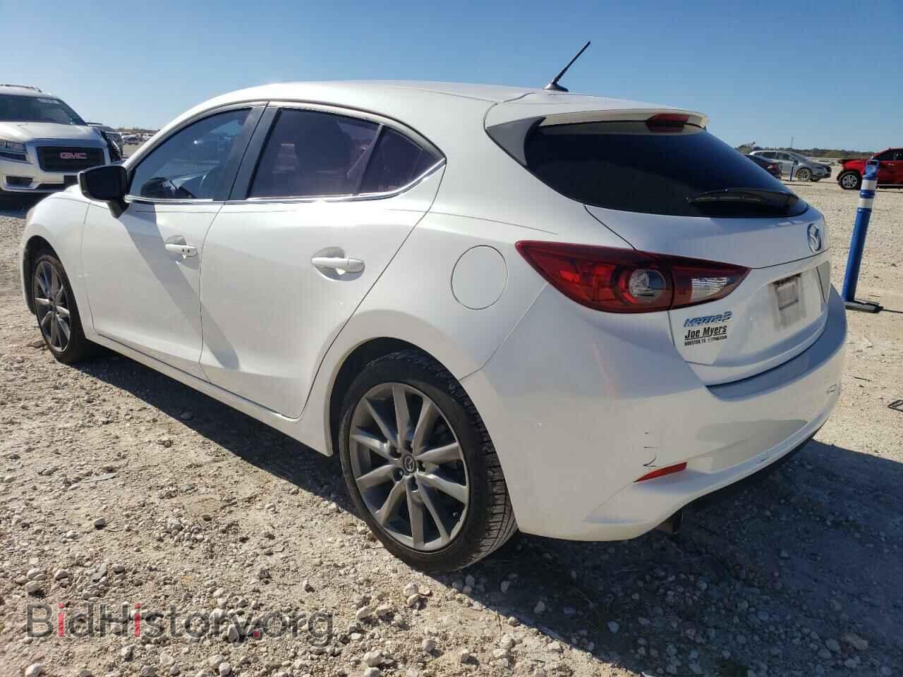 2018 MAZDA 3 - VIN: 3MZBN1L33JM200159 - Фото 2