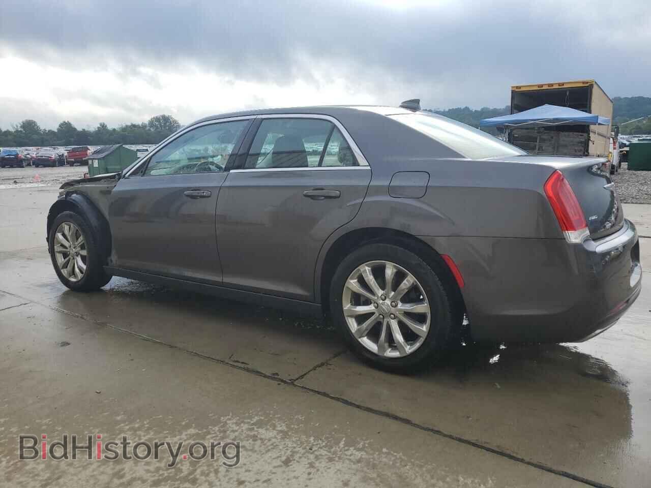 2017 CHRYSLER 300 - VIN: 2C3CCARG9HH591743 - Фото 2